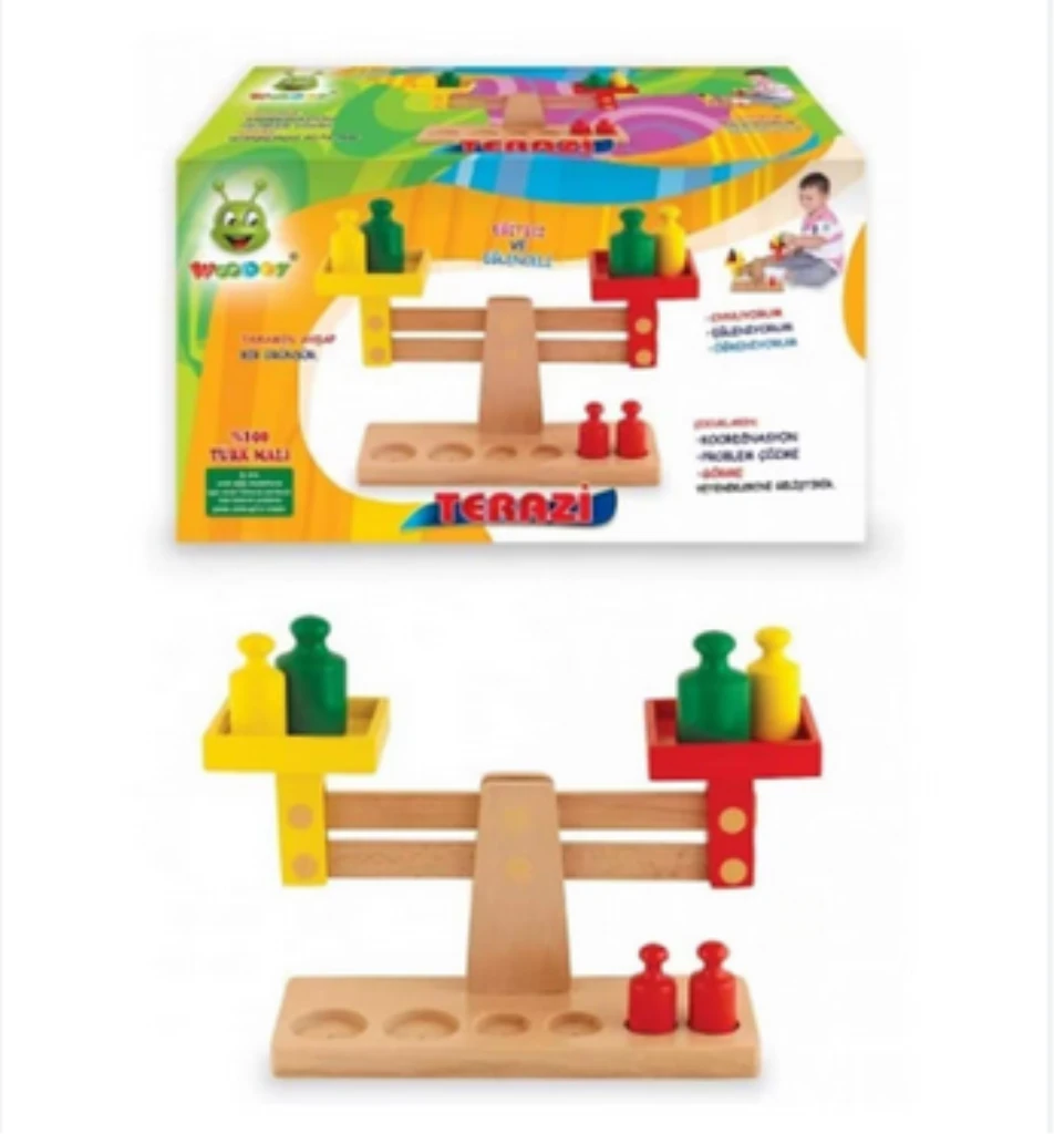 DRVENA IGRAČKA VAGA B.