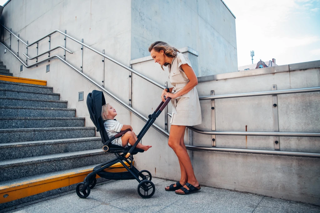 MOMI ADELLE KOLICA,CRNO-ZLATNA