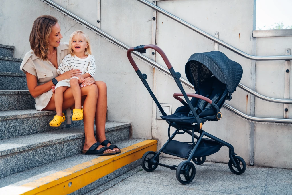 MOMI ADELLE KOLICA,CRNO-ZLATNA