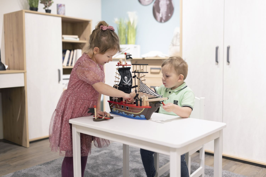 ZOPA DRVENI GUSARSKI BROD