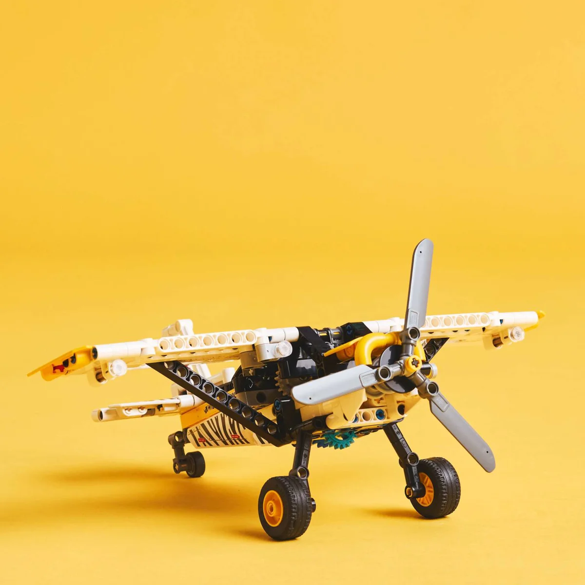 LEGO 42198 PROPELERAC ZA DIVLJINU