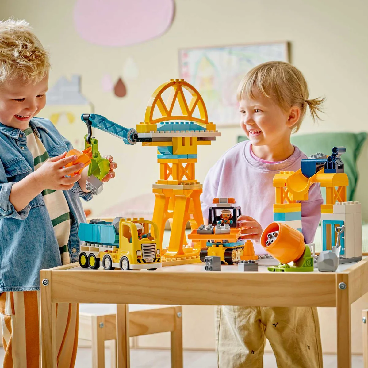 LEGO 10476 GRADILIŠTE I VOZILA 3U1