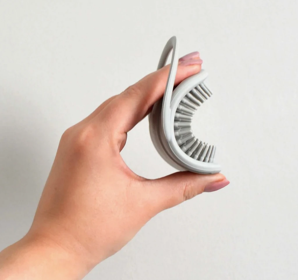 SHNUGGLE MEKA SILIKONSKA ČETKA ZA KUPANJE-BLOSSOM