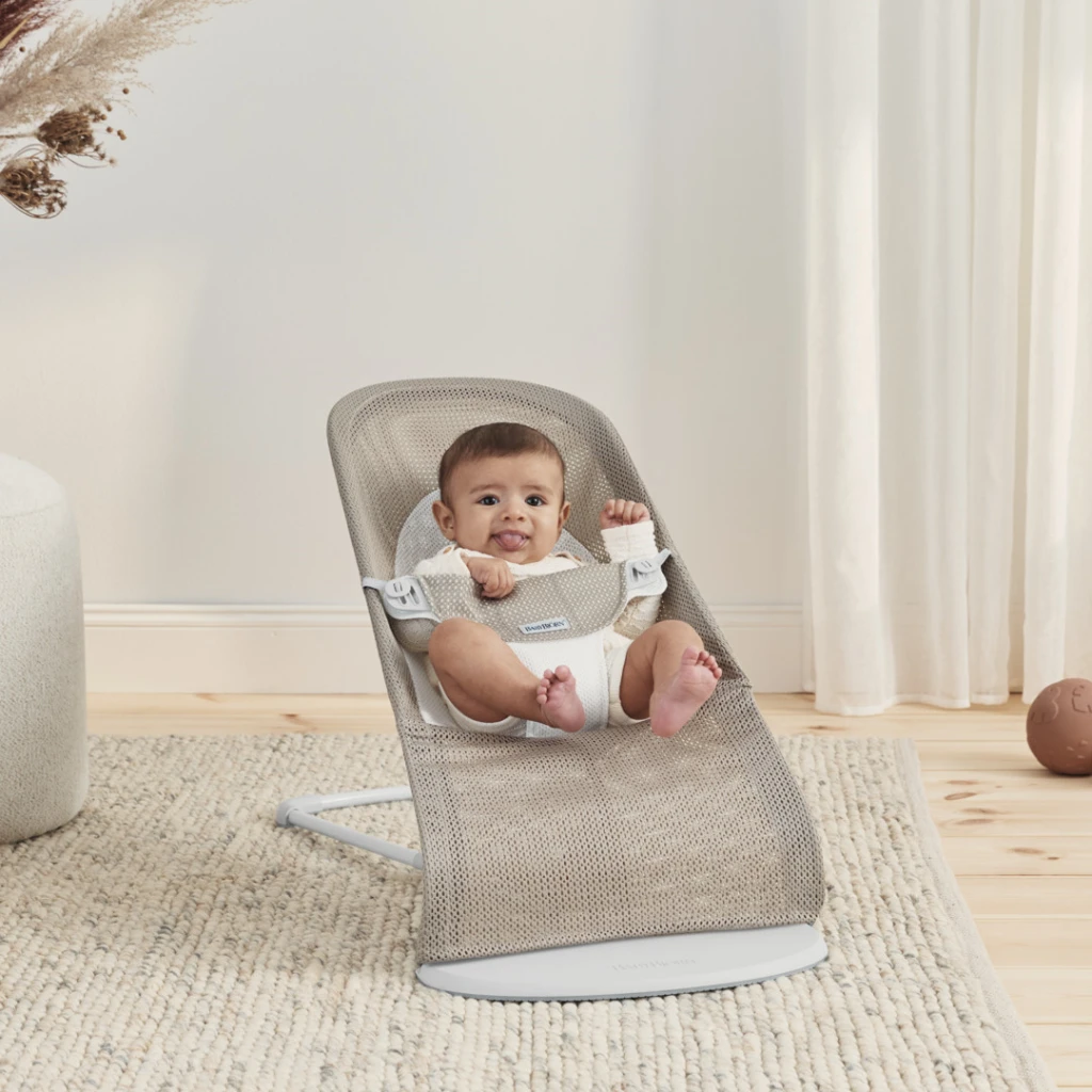 BABYBJORN BLISS MESH LEŽALJKA SAND GREY BEIGE/WHITE
