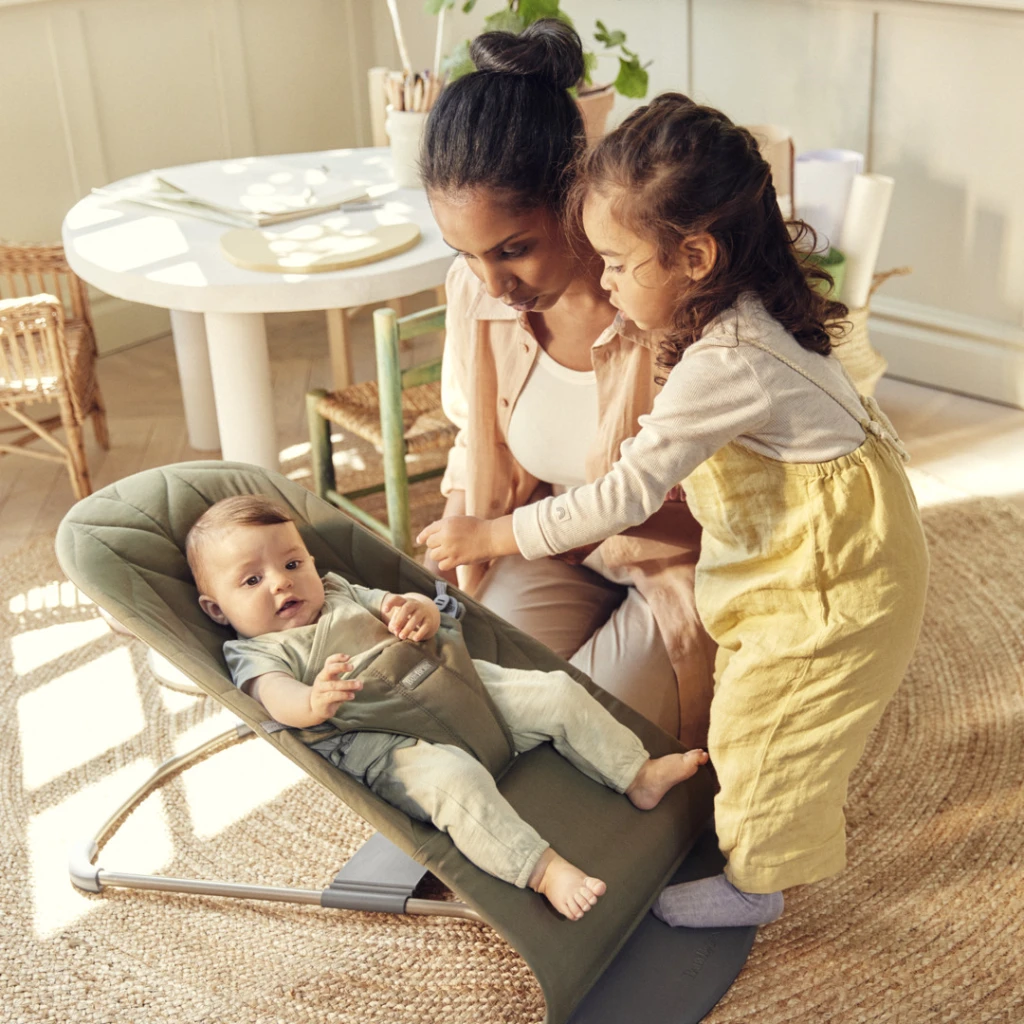 BABYBJORN BLISS WOVEN PETAL LEŽALJKA-DARK GREY