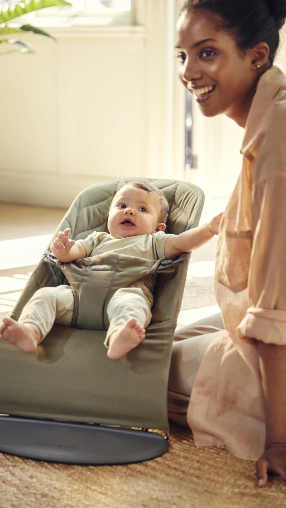 BABYBJORN BLISS WOVEN PETAL LEŽALJKA-DARK GREY