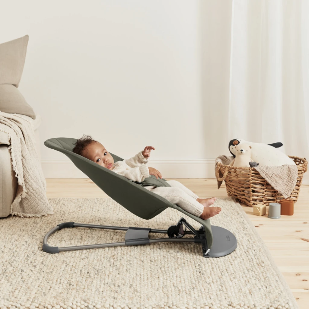 BABYBJORN BLISS WOVEN PETAL LEŽALJKA-DARK GREY