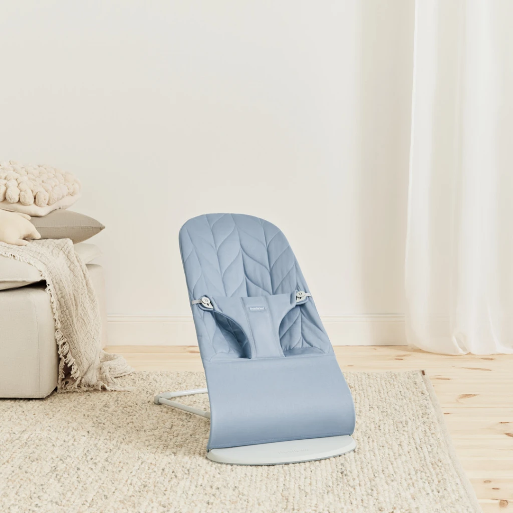 BABYBJORN BLISS WOVEN PETAL QUILT LEŽALJKA-BLUE