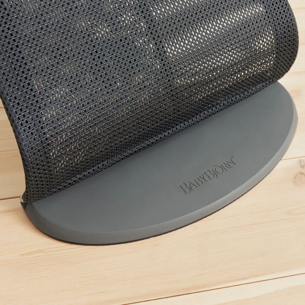 BABYBJORN BLISS MESH LEŽALJKA ANTHRACITE