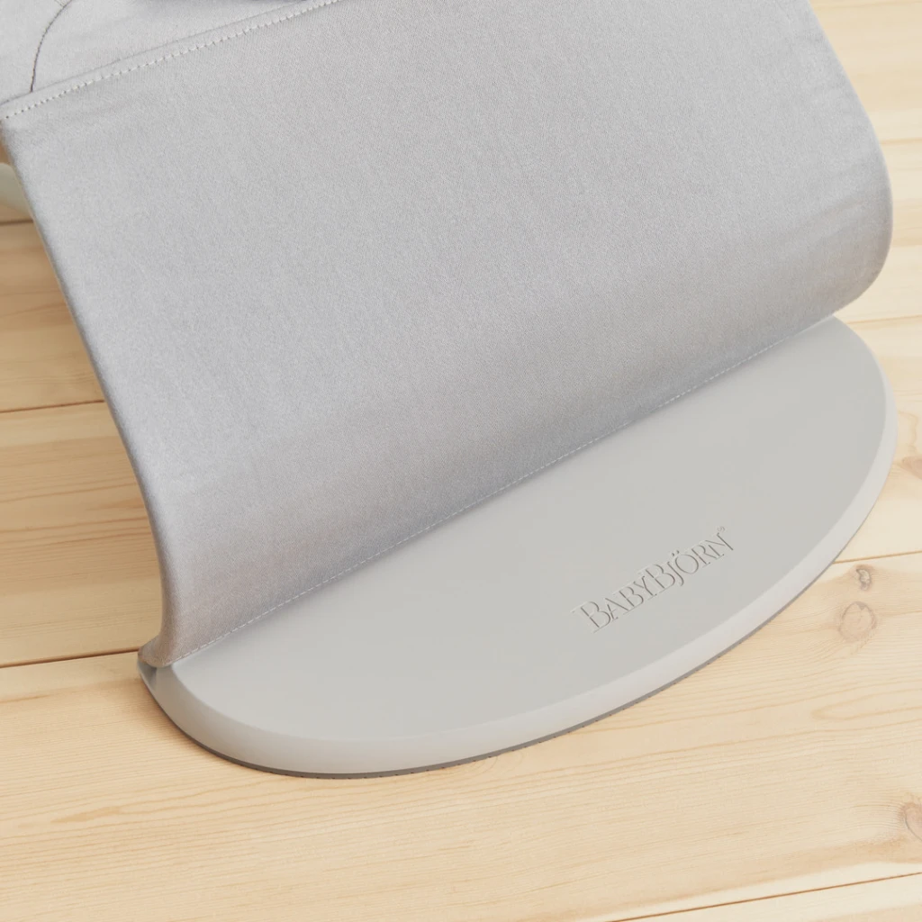 BABYBJORN BLISS WOVEN PETAL LEŽALJKA-LIGHT GREY