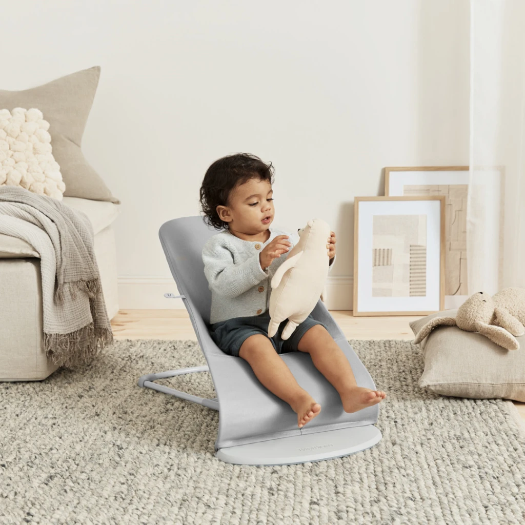 BABYBJORN BLISS WOVEN PETAL LEŽALJKA-LIGHT GREY