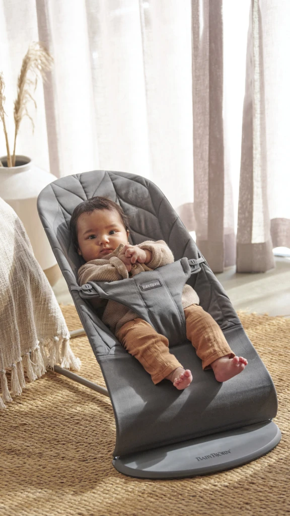 BABYBJORN BLISS WOVEN PETAL QUILT LEŽALJKA,ANTHRACITE