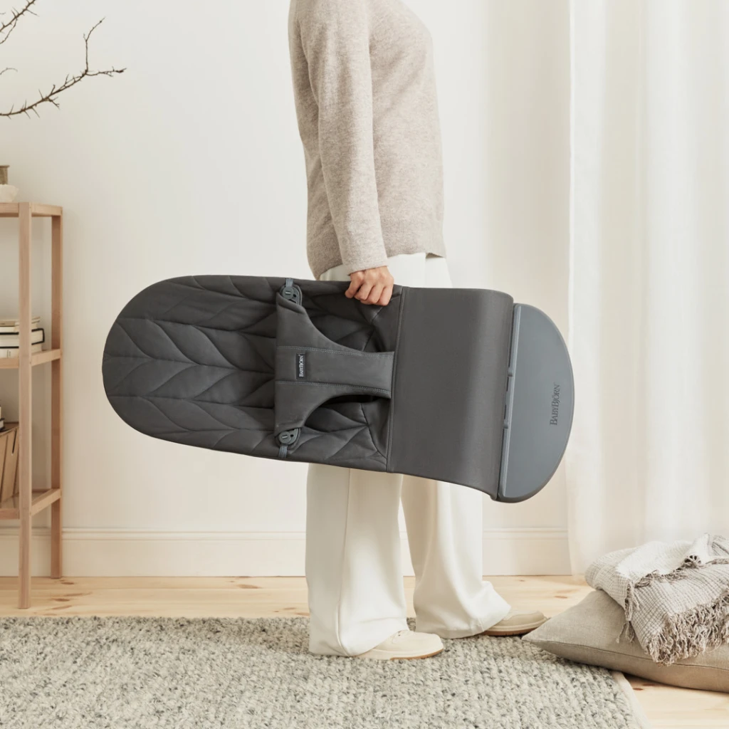 BABYBJORN BLISS WOVEN PETAL QUILT LEŽALJKA,ANTHRACITE