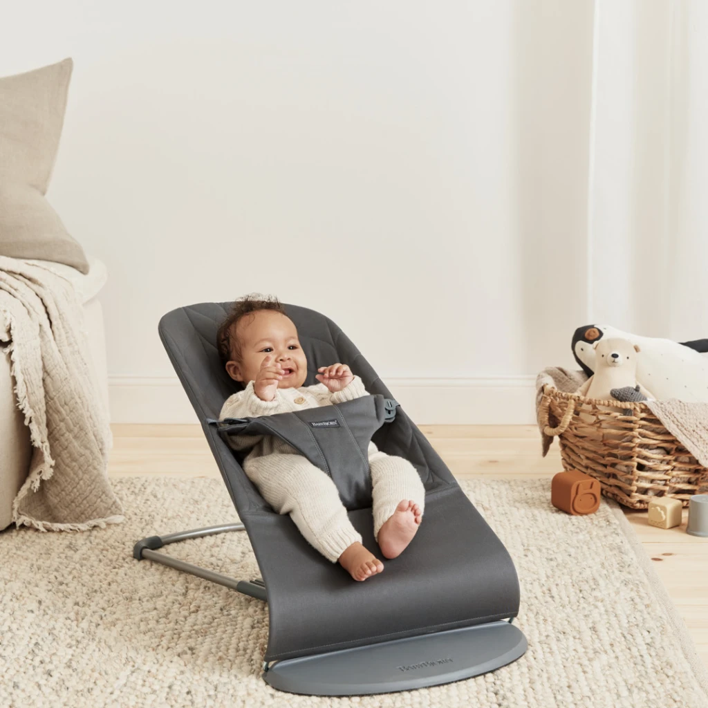 BABYBJORN BLISS WOVEN PETAL QUILT LEŽALJKA,ANTHRACITE