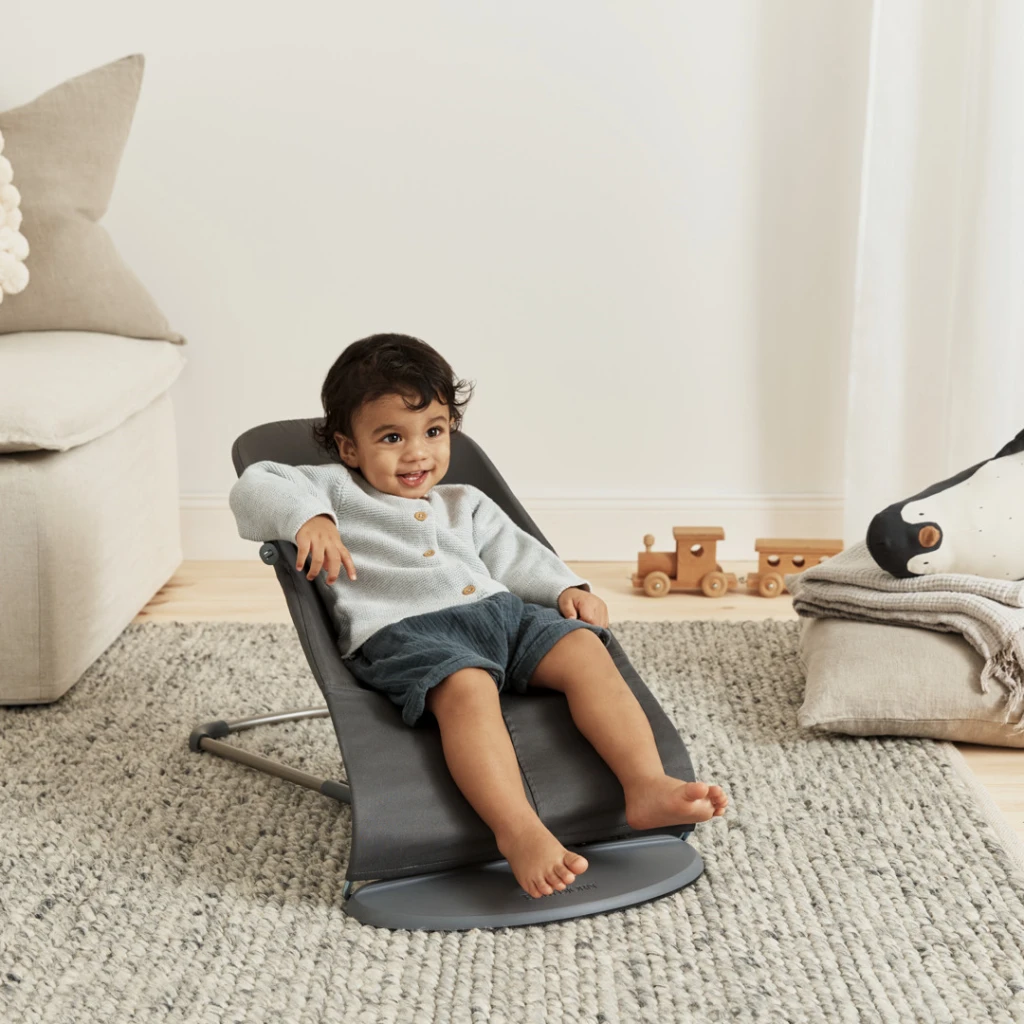 BABYBJORN BLISS WOVEN PETAL QUILT LEŽALJKA,ANTHRACITE