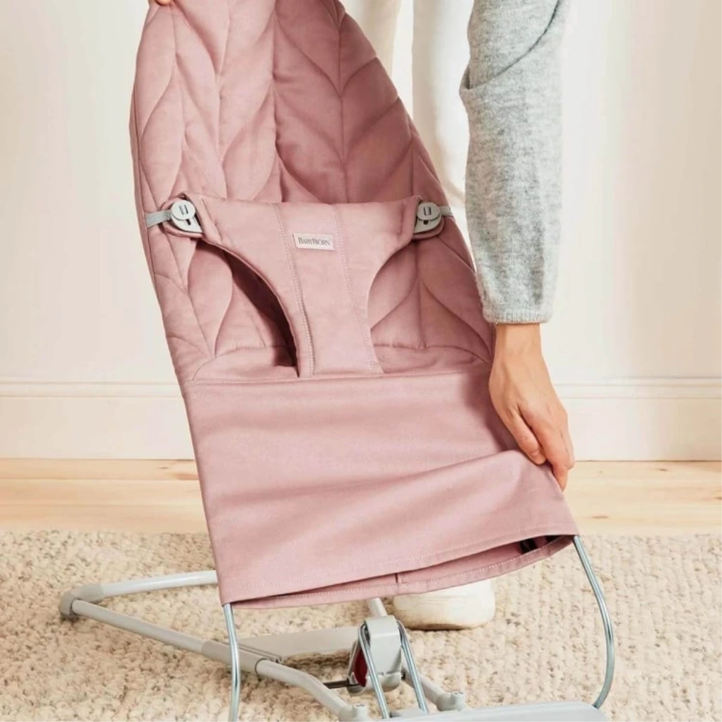 BABYBJORN NAVLAKA ZA LEŽALJKU WOVEN PETAL-DUSTY PINK