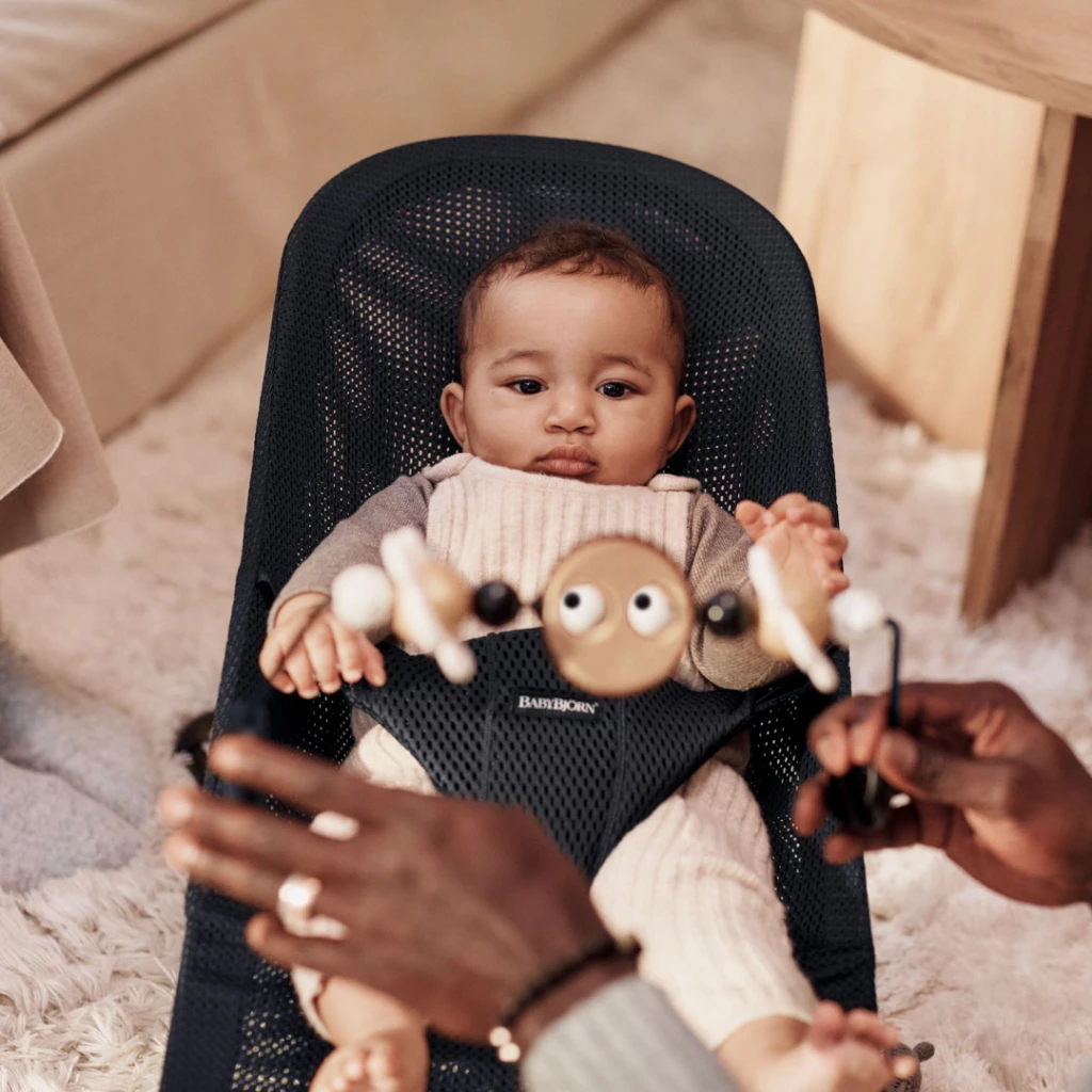 BABYBJORN IGRAČKA ZA LEŽALJKU,GOOGLY EYES BLACK&WHITE