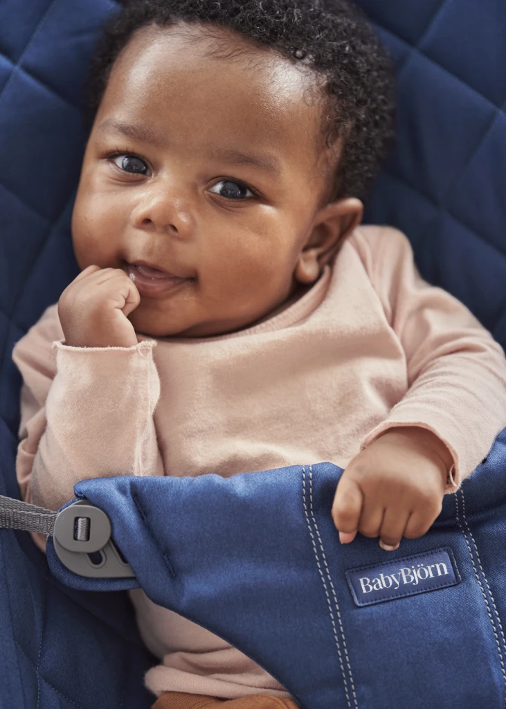 BABYBJORN BLISS WOVEN CLASSIC QUILT LEŽALJKA, MIDNIGHT BLUE