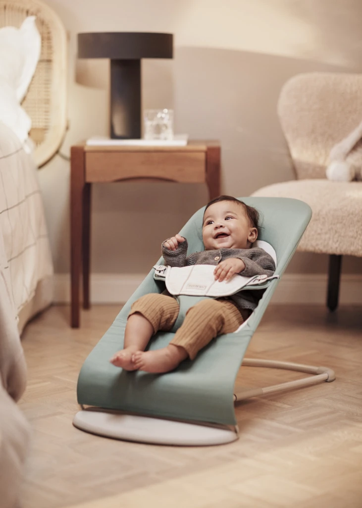 BABYBJORN BALANCE SOFT WOVEN/JERSEY LEŽALJKA, LIGHT SAGE-GRE