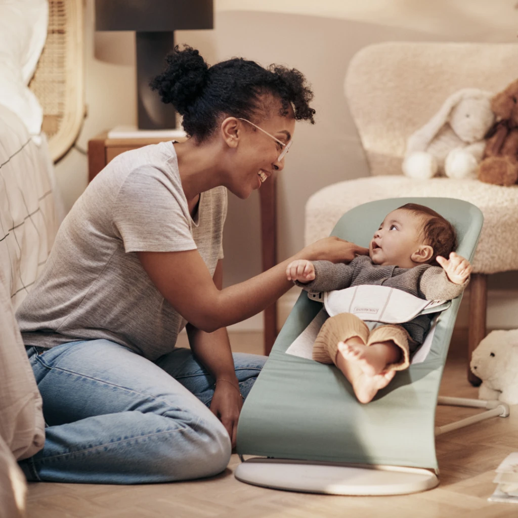 BABYBJORN BALANCE SOFT WOVEN/JERSEY LEŽALJKA, LIGHT SAGE-GRE