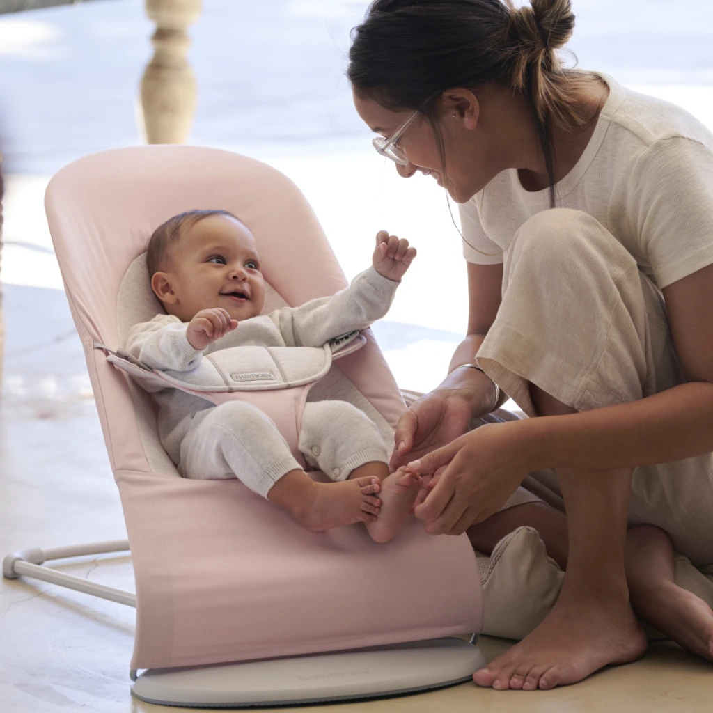 BABYBJORN BALANCE SOFT WOVEN/JERSEY LEŽALJKA, LIGHT PINK-GREY