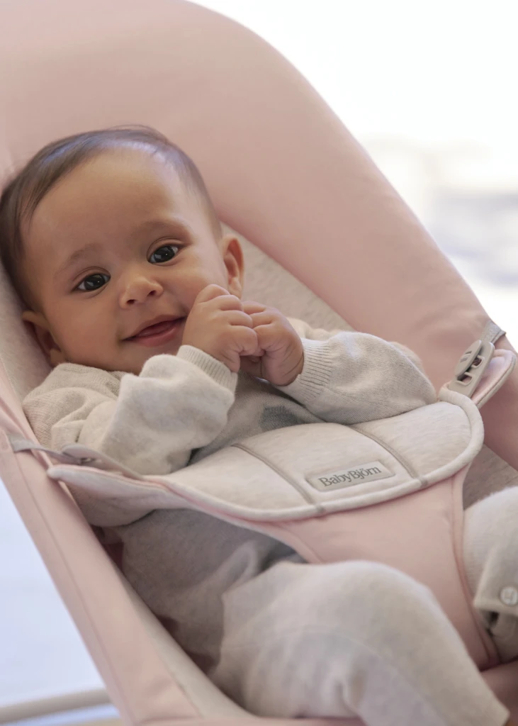 BABYBJORN BALANCE SOFT WOVEN/JERSEY LEŽALJKA, LIGHT PINK-GREY