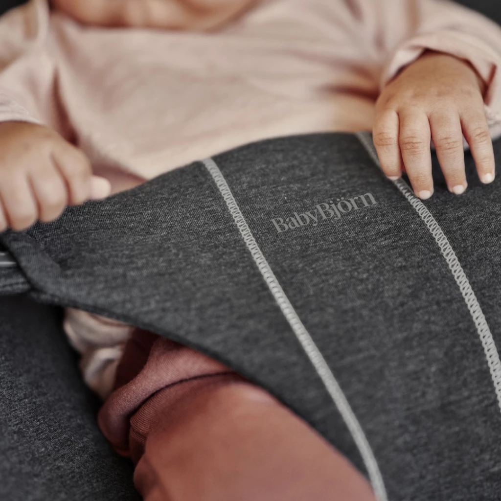 BABYBJORN BLISS 3D JERSEY LEŽALJKA, CHARCOAL-GREY