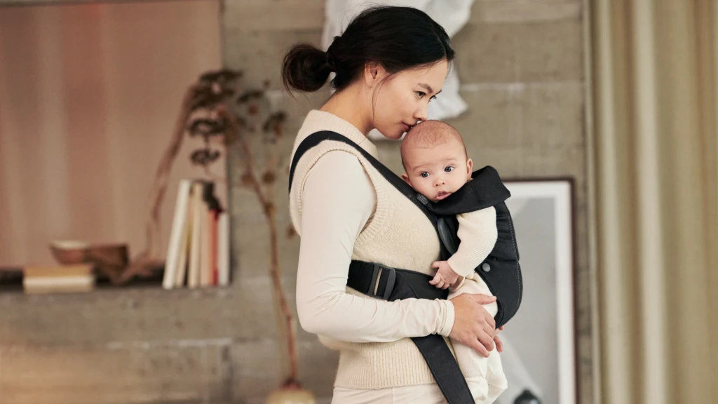 BABYBJORN MINI KENGUR, WOVEN, BLACK
