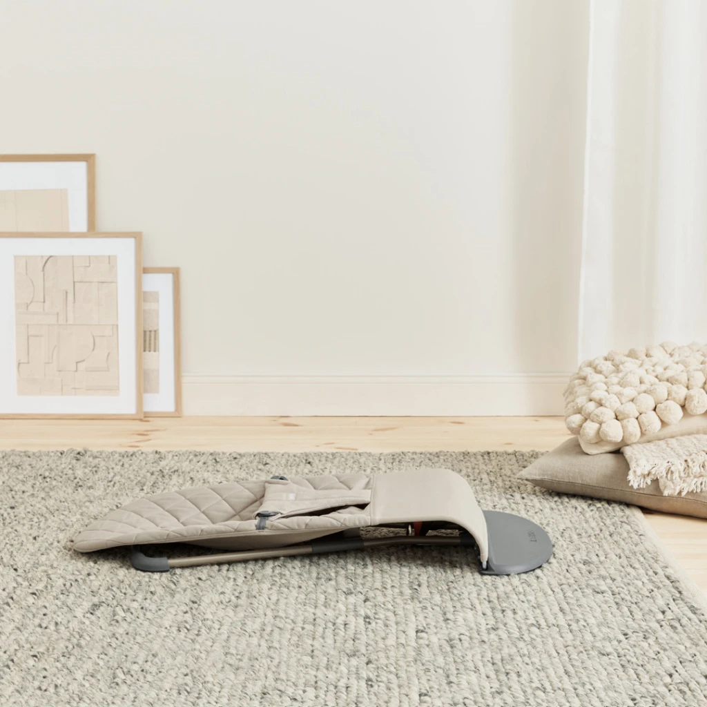 BABYBJORN BLISS WOVEN C-QUILT,SAND-GREY SA GOOGLY EYES IGRAČ