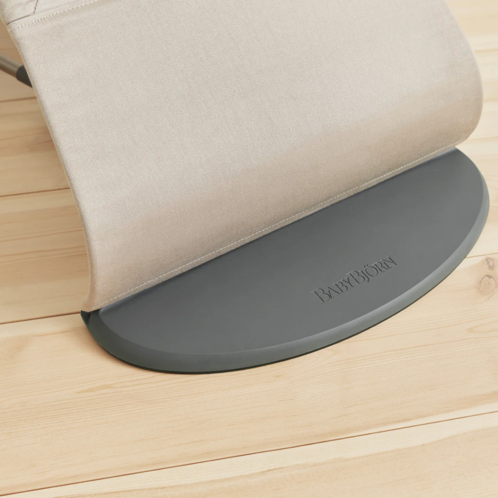 BABYBJORN BLISS WOVEN C-QUILT,SAND-GREY SA GOOGLY EYES IGRAČ