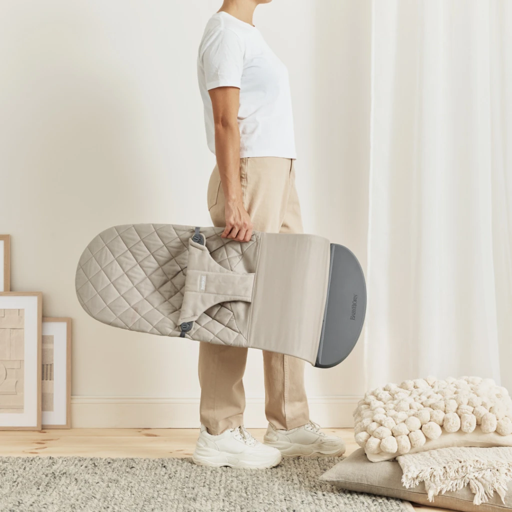 BABYBJORN BLISS WOVEN C-QUILT,SAND-GREY SA GOOGLY EYES IGRAČ