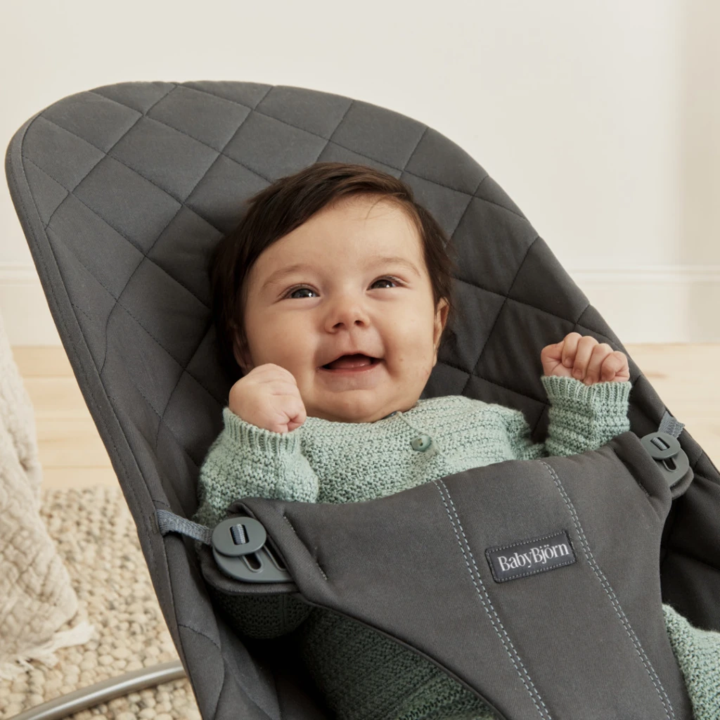 BABYBJORN BLISS WOVEN C-QUILT,ANTHRACITE SA GOOGLY EYES IGRA
