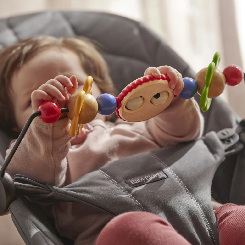 BABYBJORN BLISS WOVEN C-QUILT,ANTHRACITE SA GOOGLY EYES IGRA