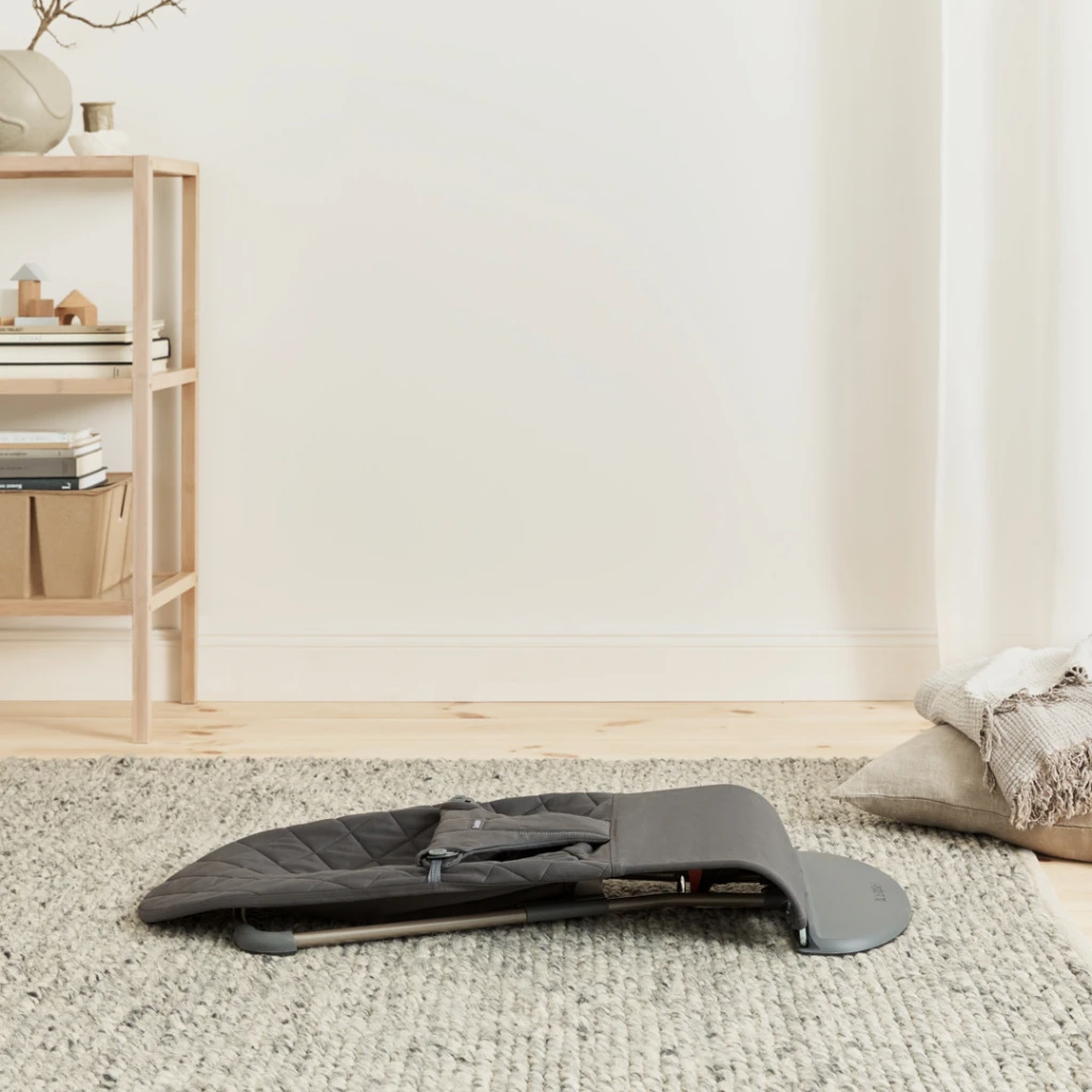 BABYBJORN BLISS WOVEN C-QUILT,ANTHRACITE SA GOOGLY EYES IGRA