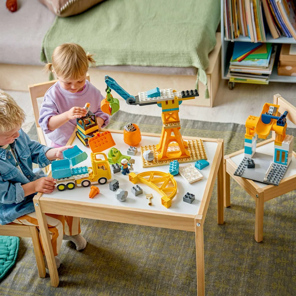 LEGO 10476 GRADILIŠTE I VOZILA 3U1