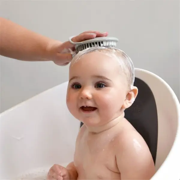 SHNUGGLE MEKA SILIKONSKA ČETKA ZA KUPANJE-BLOSSOM