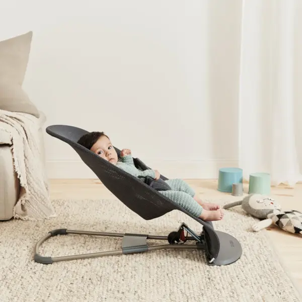 BABYBJORN BLISS MESH LEŽALJKA ANTHRACITE