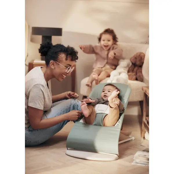 BABYBJORN BALANCE SOFT WOVEN/JERSEY LEŽALJKA, LIGHT SAGE-GRE