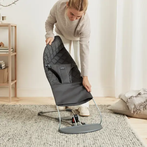 BABYBJORN BLISS WOVEN C-QUILT,ANTHRACITE SA GOOGLY EYES IGRA