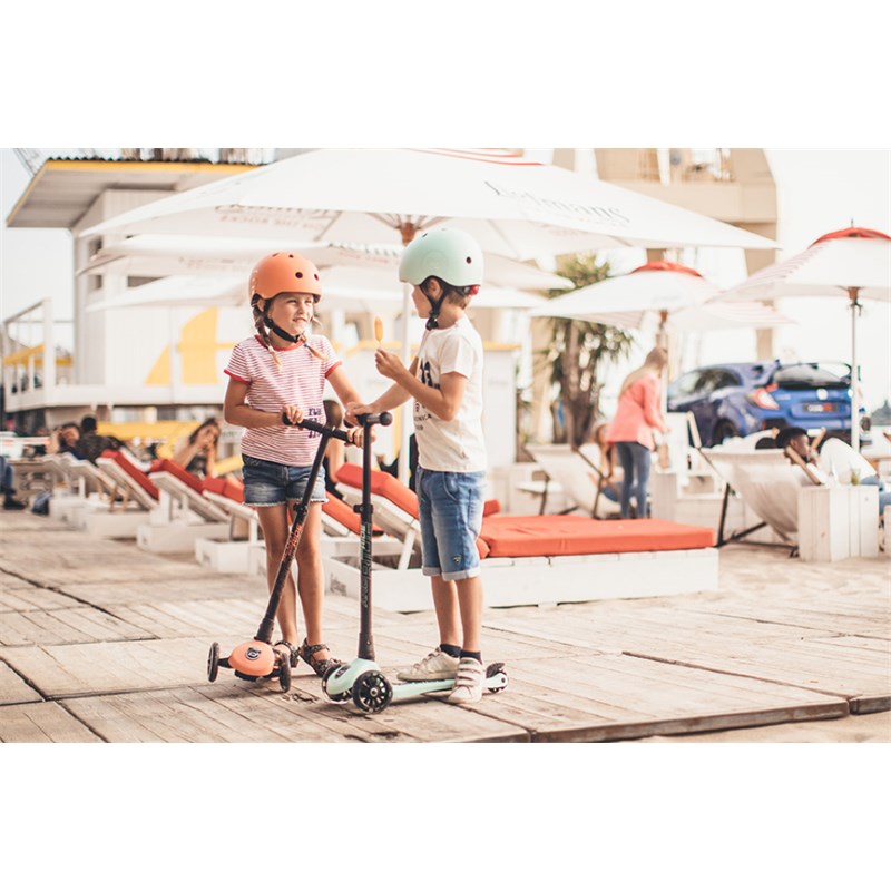 SCOOT AND RIDE HIGHWAYKICK 3 LED ROMOBIL, KIWI 