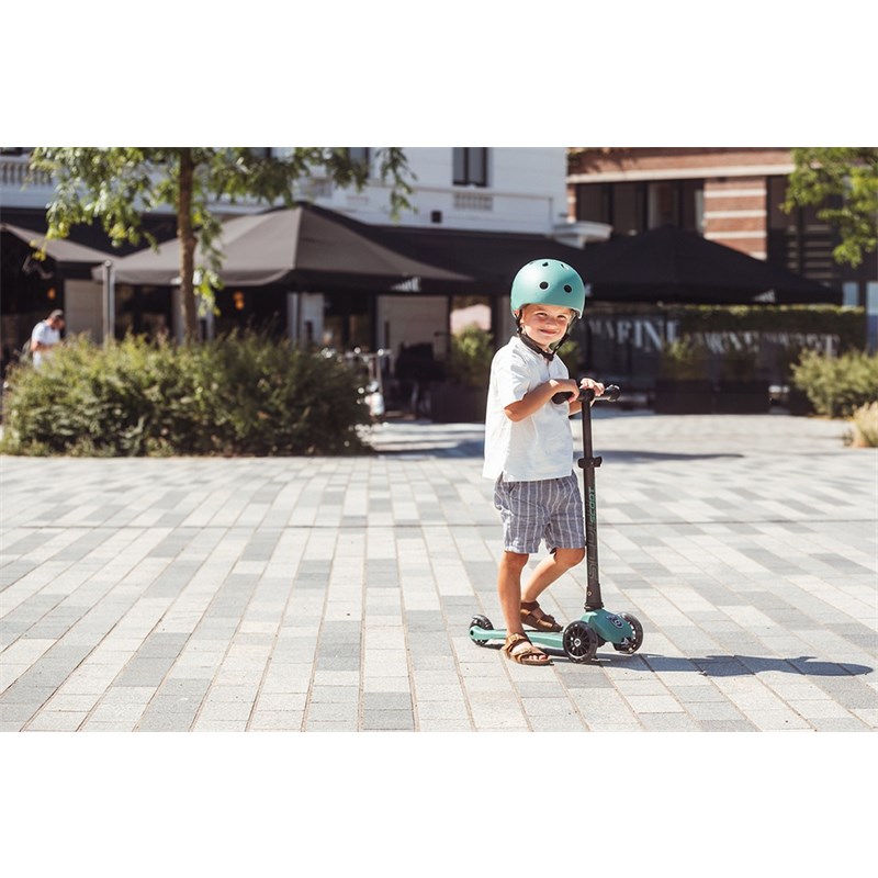 SCOOT AND RIDE HIGHWAYKICK 3 ROMOBIL LED KIWI 
