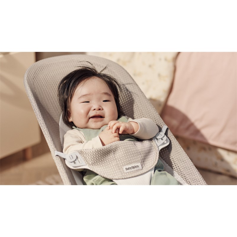 BABYBJORN BLISS MESH LEŽALJKA SAND GREY BEIGE/WHITE