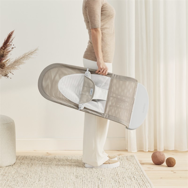 BABYBJORN BLISS MESH LEŽALJKA SAND GREY BEIGE/WHITE