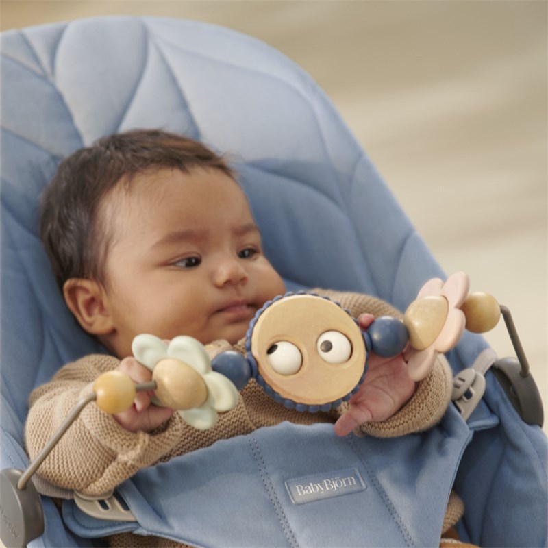 BABYBJORN BLISS WOVEN PETAL QUILT LEŽALJKA-BLUE