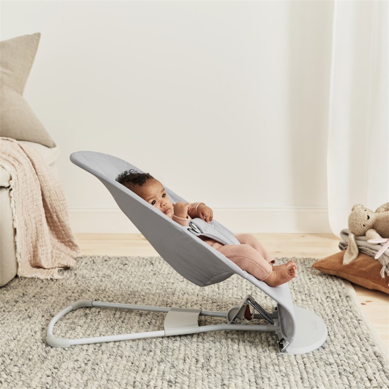 BABYBJORN BLISS WOVEN PETAL LEŽALJKA-LIGHT GREY