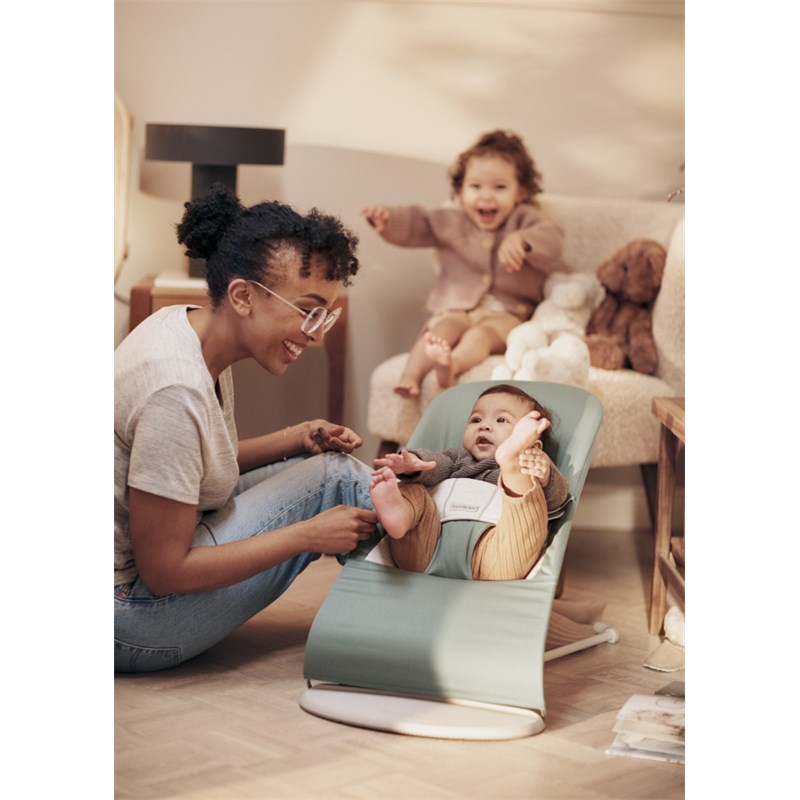 BABYBJORN BALANCE SOFT WOVEN/JERSEY LEŽALJKA, LIGHT SAGE-GRE