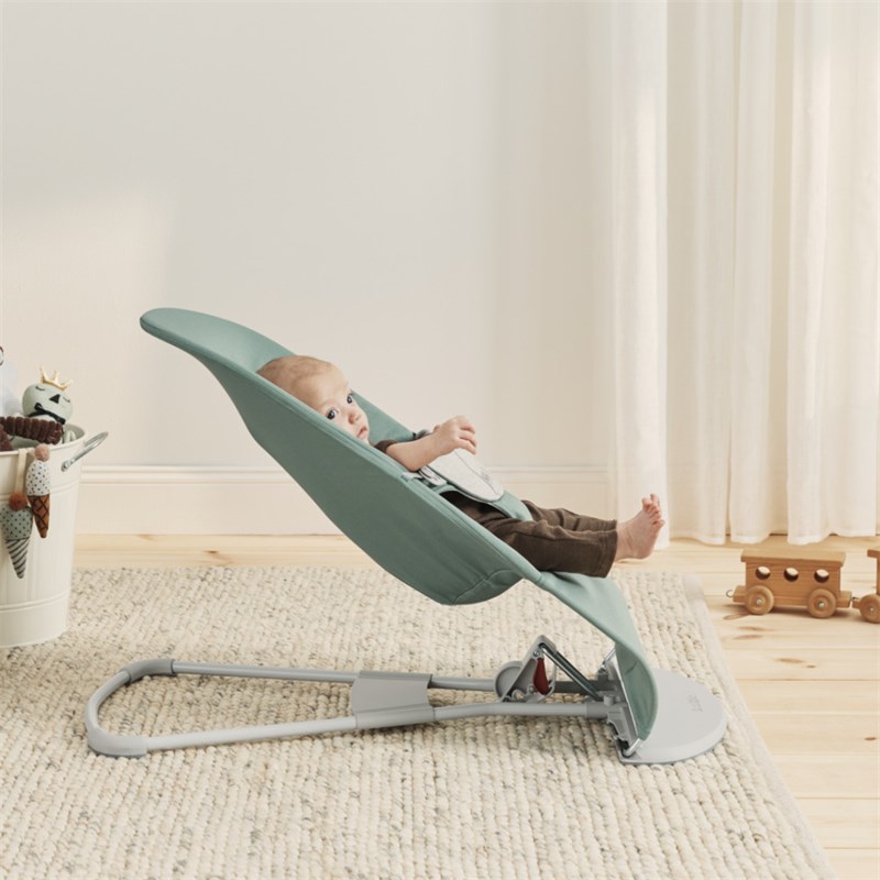 BABYBJORN BALANCE SOFT WOVEN/JERSEY LEŽALJKA, LIGHT SAGE-GRE