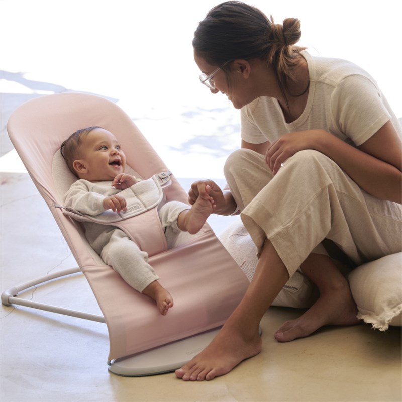 BABYBJORN BALANCE SOFT WOVEN/JERSEY LEŽALJKA, LIGHT PINK-GREY