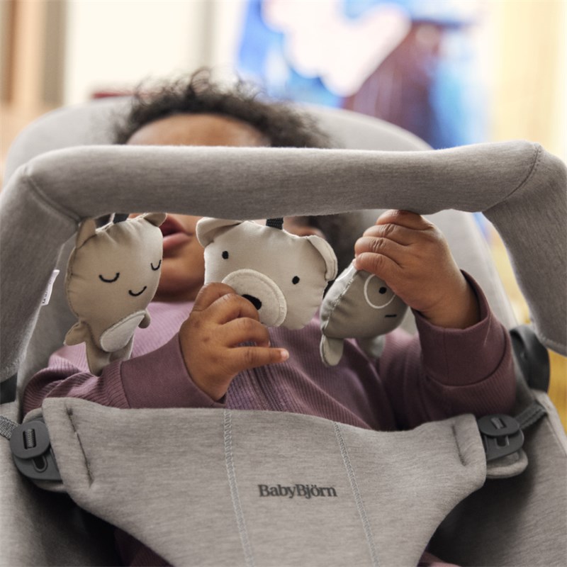 BABYBJORN SOFT FRIENDS IGRAČKA ZA LEŽALJKU, NEUTRALS